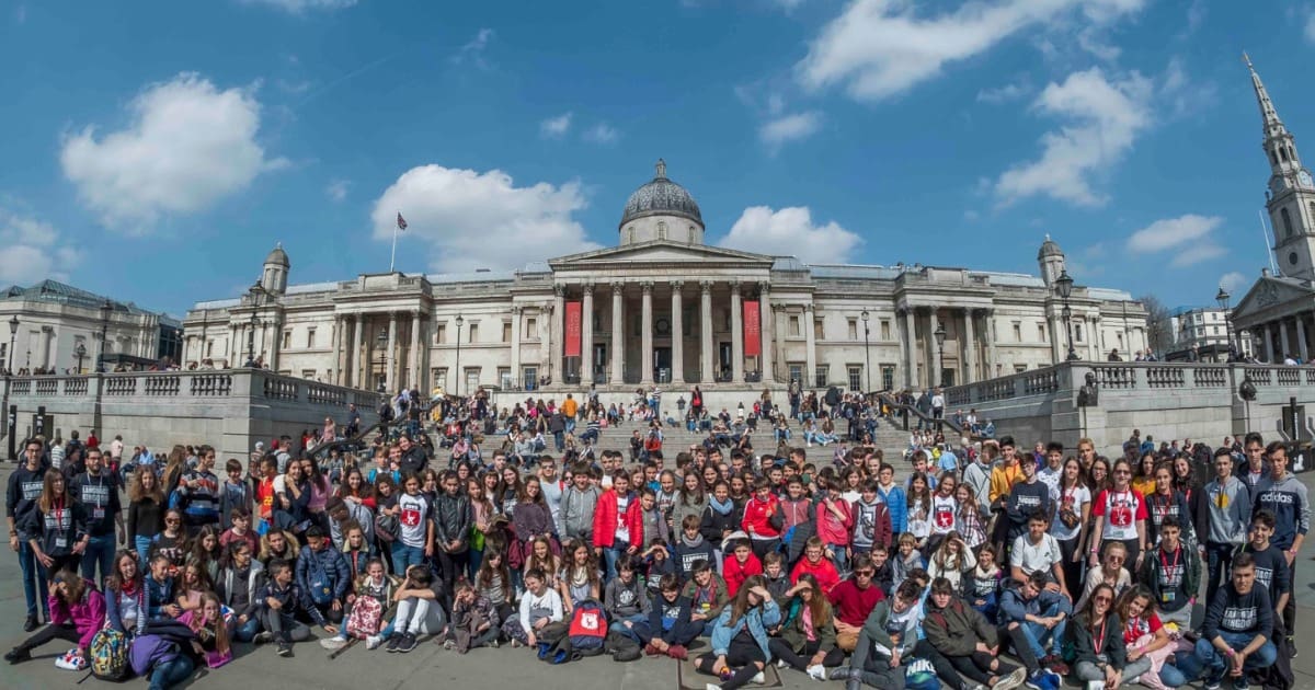 Grupo ministay numeroso LK en Londres