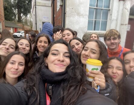 Monitora en foto grupal con LKers