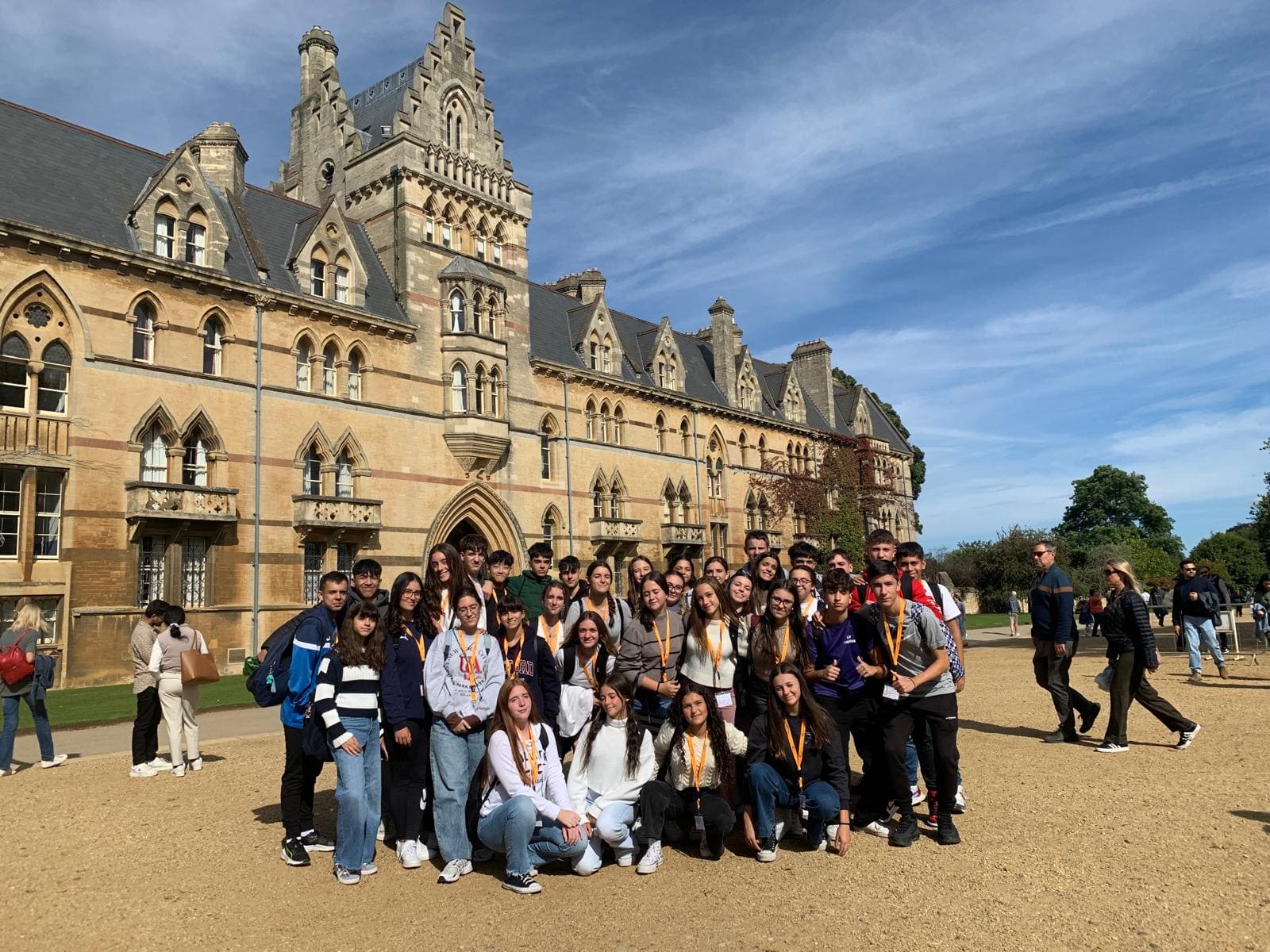 Foto grupal de un viaje de estudios a Inglaterra