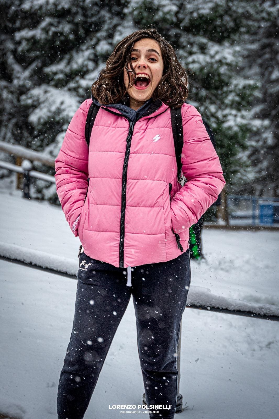 Inés disfrutando de la nieve en su programa de Medicine Hat en Canadá