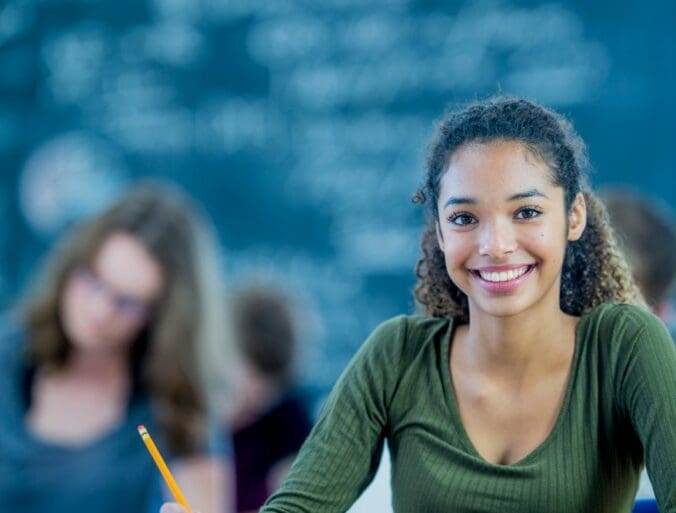 Alumna preparada para un examen