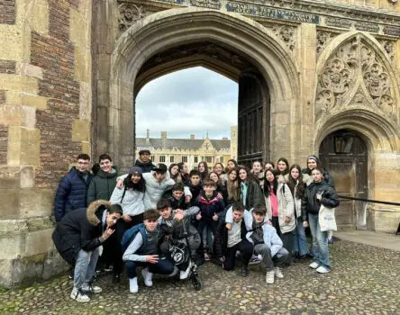 Estudiantes en un ministay de Cambridge