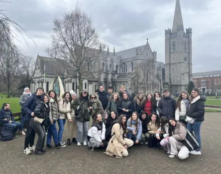 Estudiantes de excursión en un ministay en Gorey