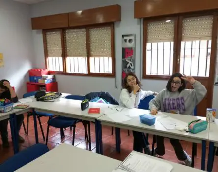 Clase de inglés en la Academia de Tineo