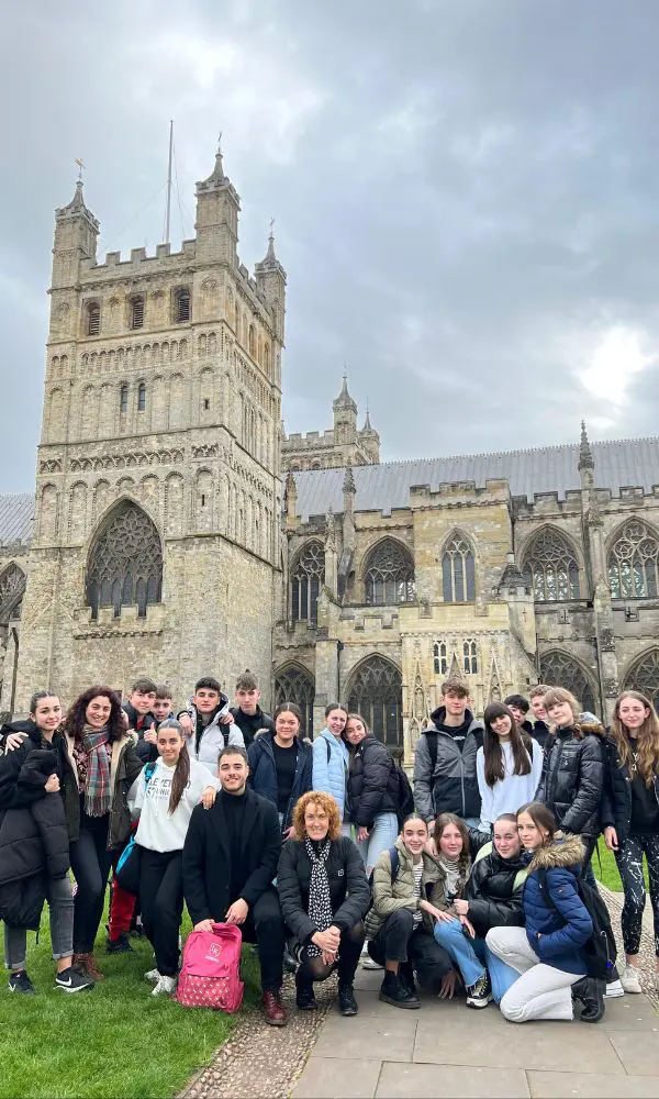 Estudiantes en Exeter en un viaje ministay