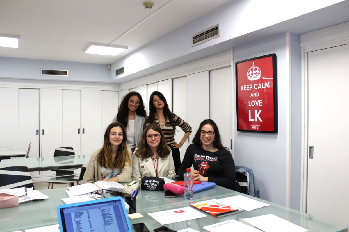 Estudiantes de la Academia de Inglés de Language Kingdom en Oviedo
