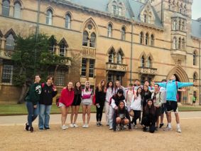 Estudiantes de LK posando en un ministay en Oxford