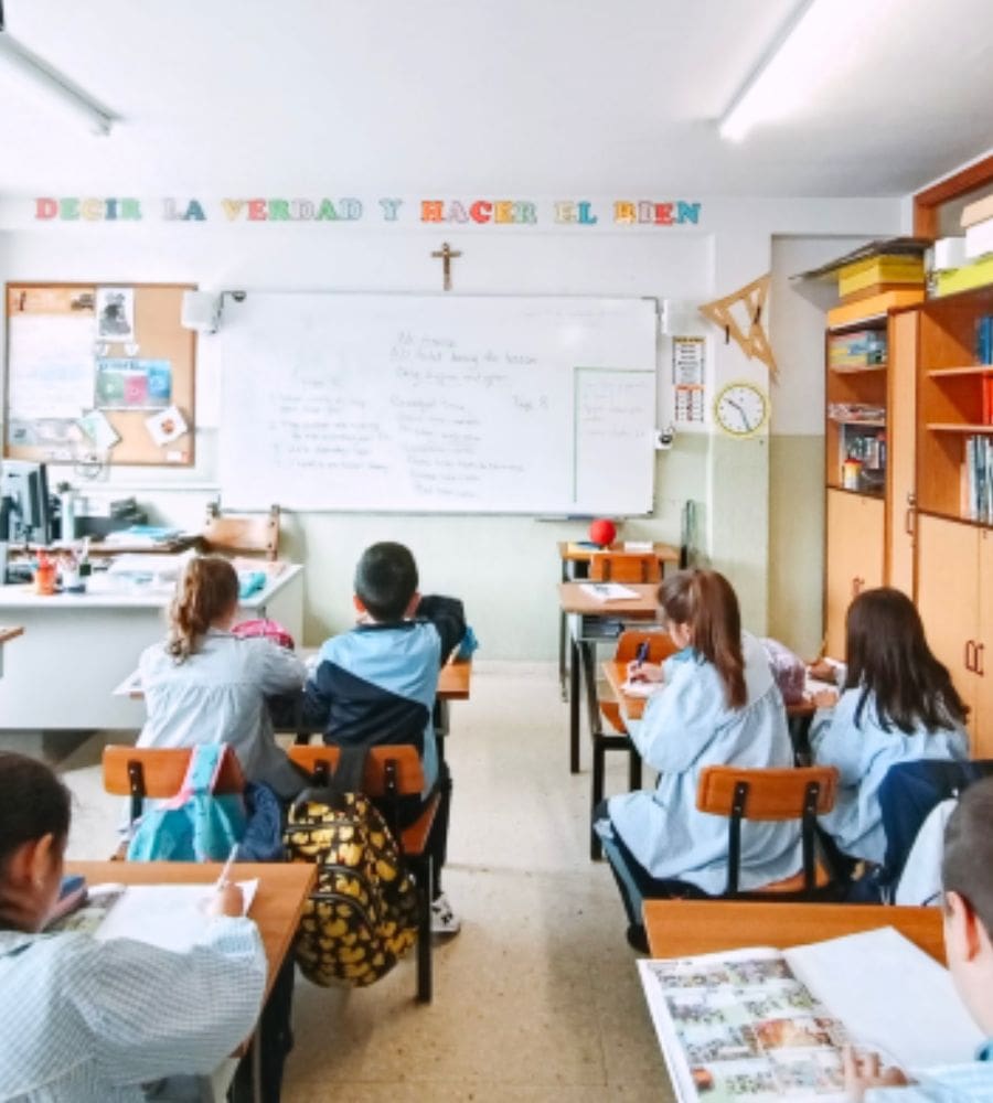 Estudiando en un aula de infantil extraescolares