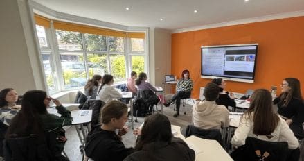 Clases de secundaria para estudiantes en los colegios