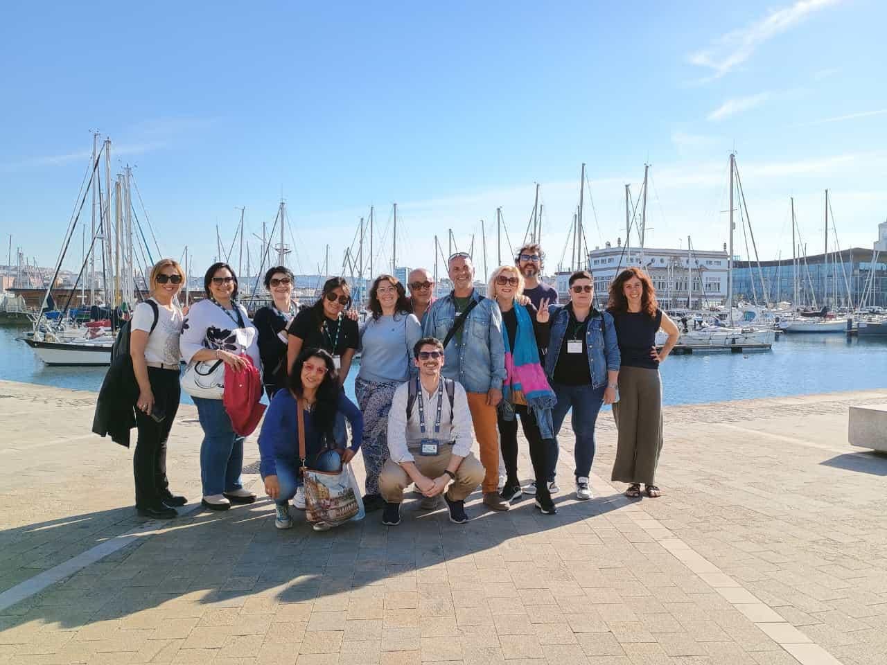 Grupo de italianos en España visitando A Coruña con un programa LK