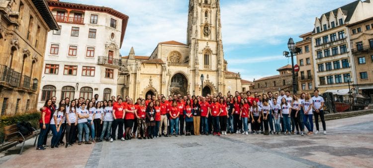 Foto grupal en Oviedo