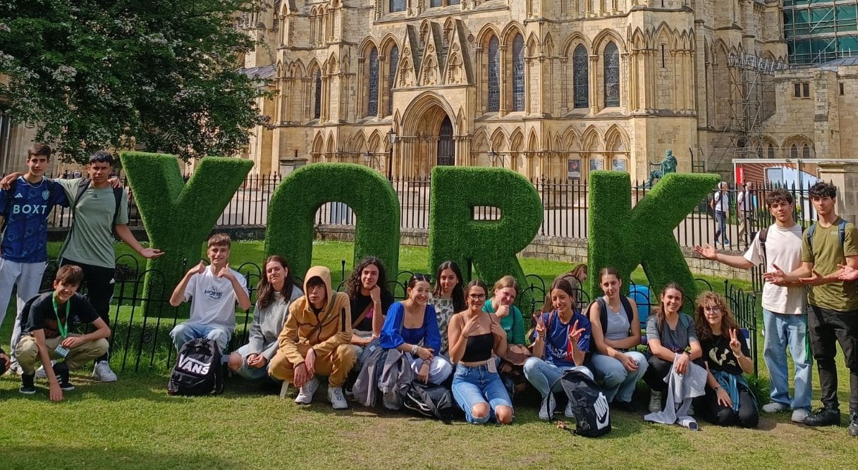 Estudiantes en York en un viaje escolar